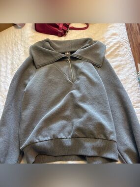 Gray Half-Zip Funnel Neck Sweatshirt calla women’s L